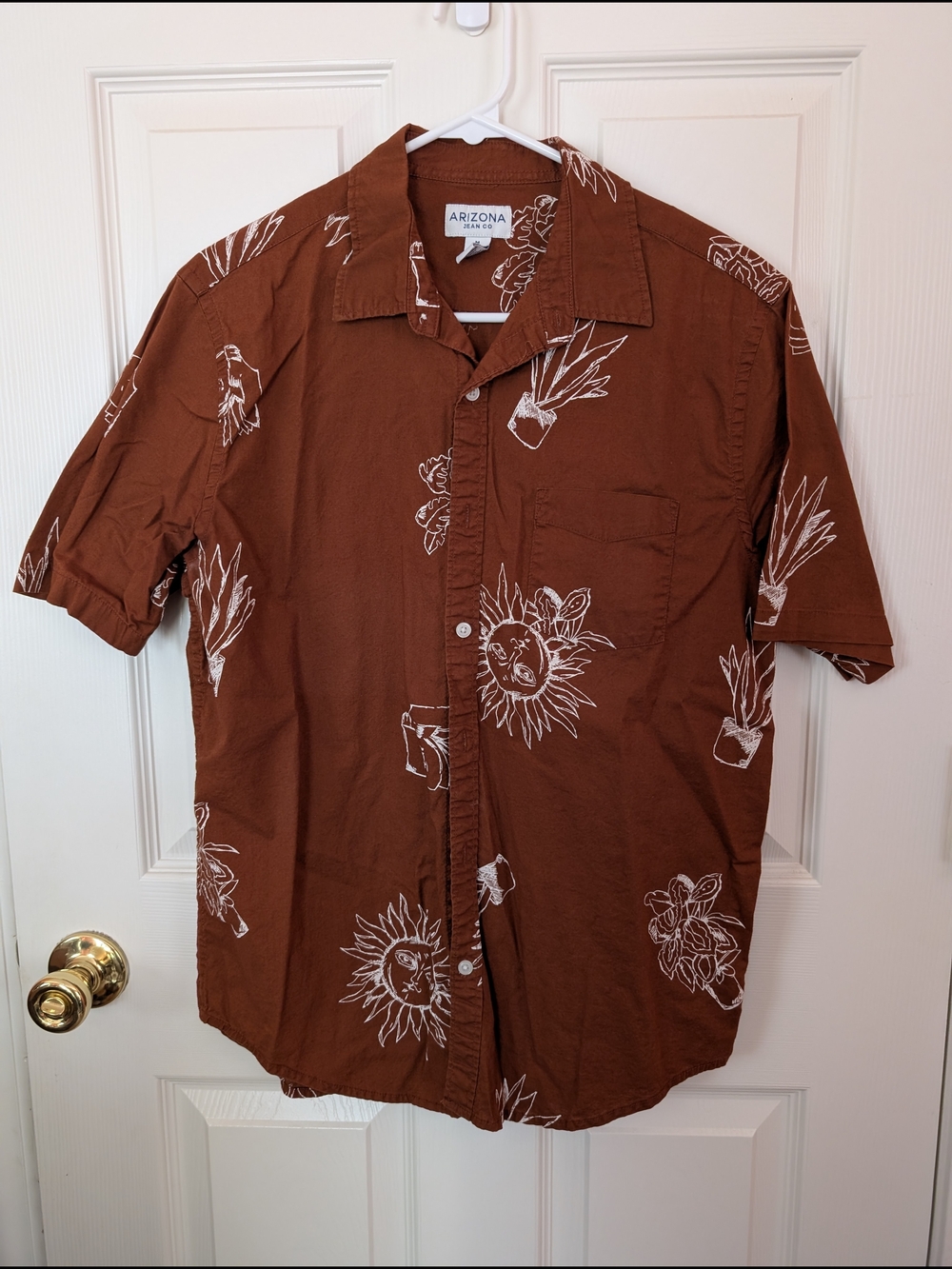 Arizona Jean Co. Short-Sleeve Button-Down Sun Print Shirt, Size M, Gently Used